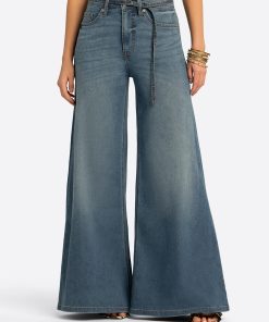 JS Jessica Simpson Claremont Super Wide Leg Jean in Seashell